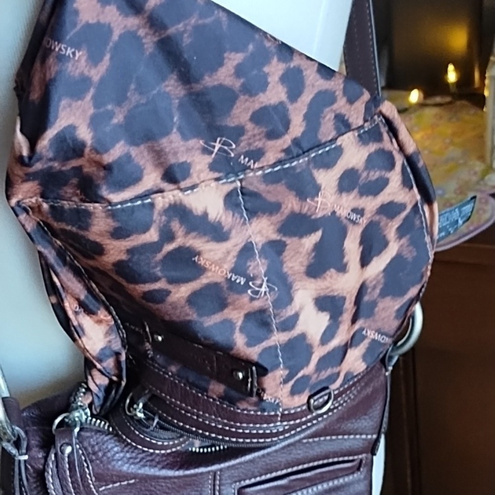 B Makowsky brown leather Crossbody bag - Picture 8 of 10